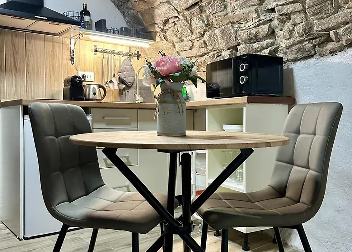 Unique Romantic Cave With Air Conditioner Apartment Torno