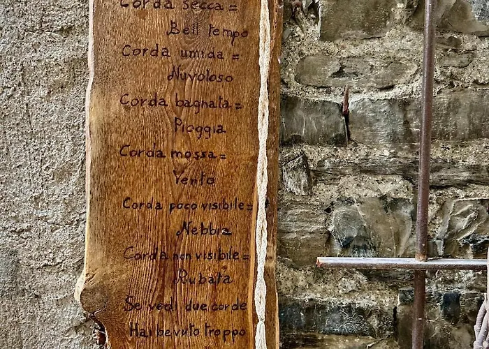 Unique Romantic Cave With Air Conditioner Apartment