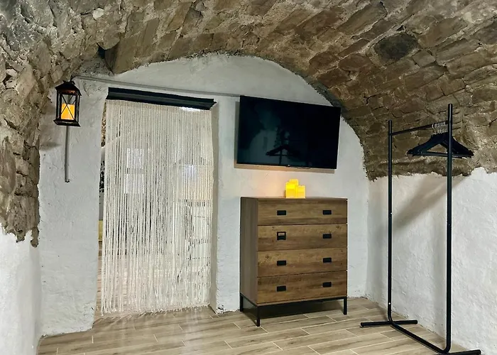 דירה Unique Romantic Cave With Air Conditioner טורנו