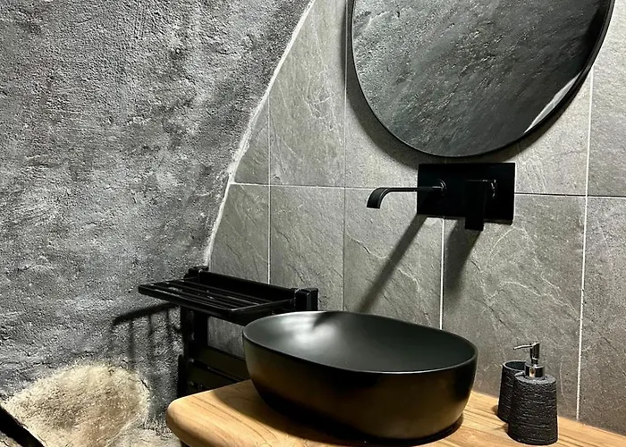 דירה Unique Romantic Cave With Air Conditioner טורנו